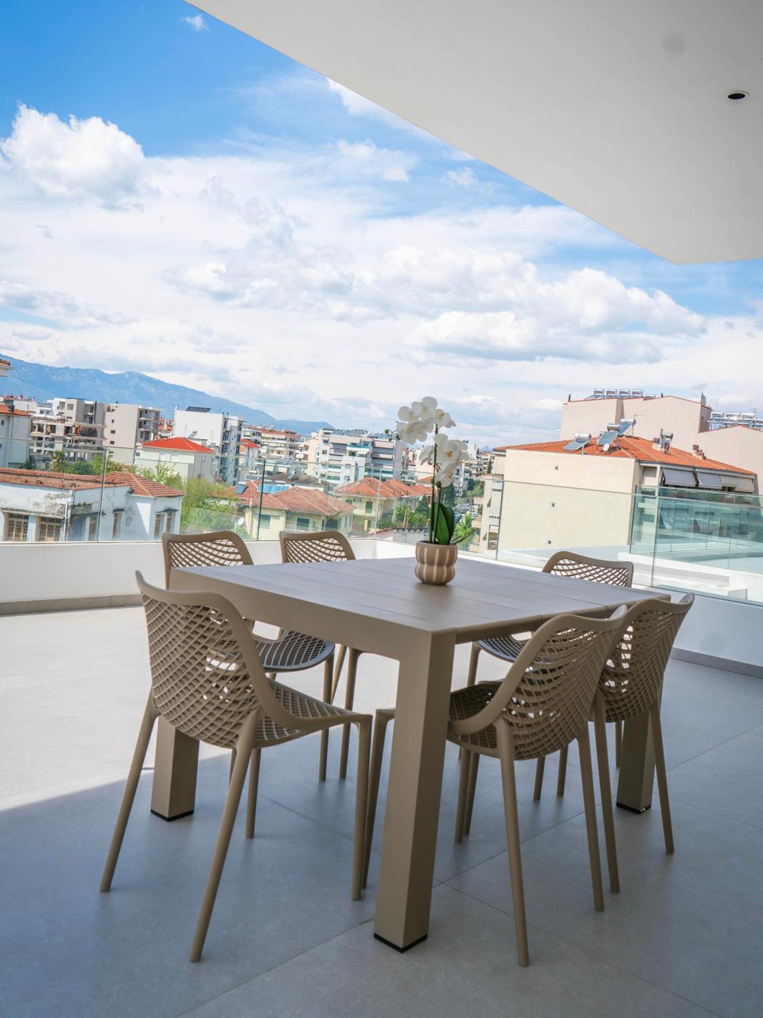 White Luxury Apartment Tríkala Екстериор снимка